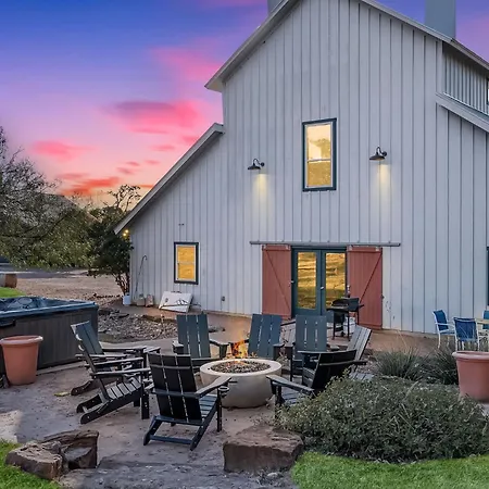 Meadows Farmhouse & Cottage - Hot Tub & Fire Pit-3
