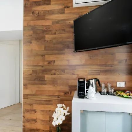 Diamond Luxury Suites-3