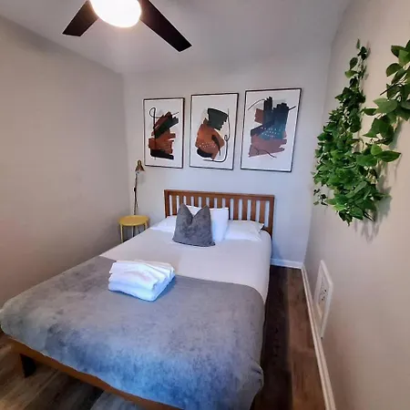 Bi-Level 3 Bedroom Plus Finished Basement That Sleeps 12-3