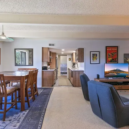 Ski Racquet Club Condo: Fantastic Views, Beautifully Remodeled-2