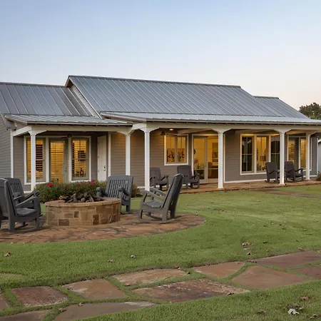 Pine Cone Ranch - Cowboy Cottage-3
