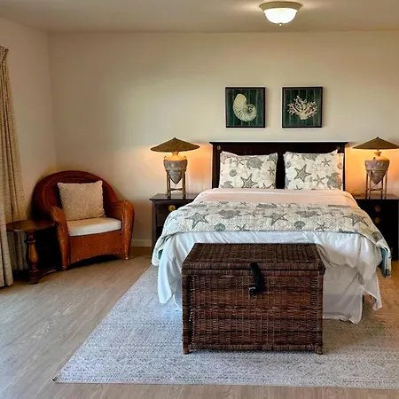 Oceanfront Haven - Hot Tub & Private Beach Access-2