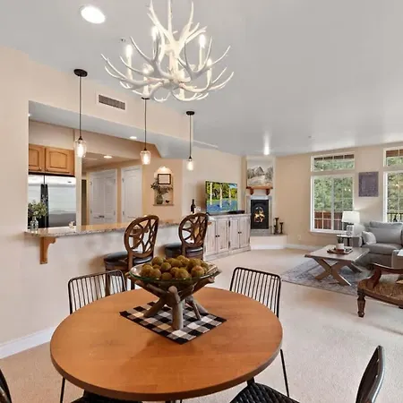 Apres Ski Chalet - Pacific Retreats-3