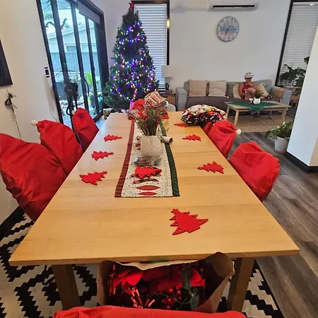 Mooloolaba Canal Home - Modern 4Bedroom With Spa, Sauna And Private Pontoon - New Proprietor 2024-3