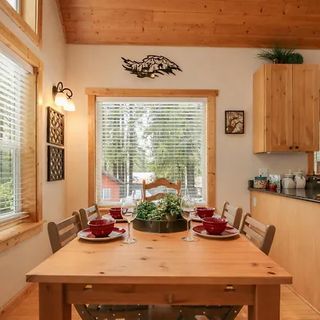 Cascade Adventure Cabin-3