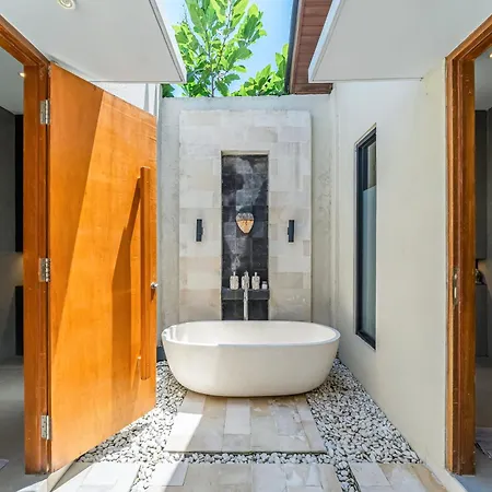 Villa St Lau - Signature 3Br Hideaway In Ubud-2