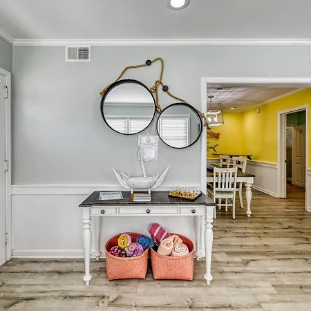 “The Sea Shanty" Classic Beach Cottage - Mins To Cb Boardwalk And Beach Access-2