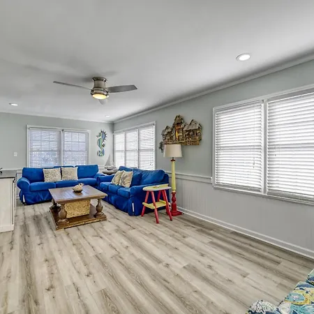 “The Sea Shanty" Classic Beach Cottage - Mins To Cb Boardwalk And Beach Access-3
