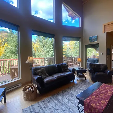 Morrisey Chalet At Sun Peaks-3