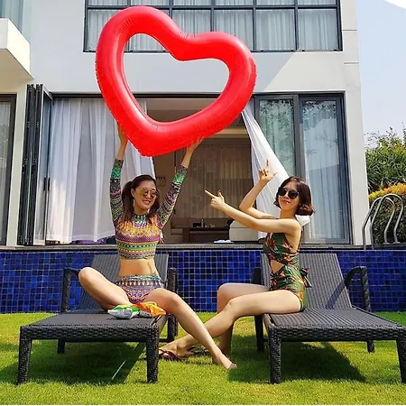 Diamond Beach Villa Da Nang-3