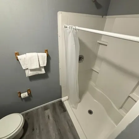 2 Or 3 Bedroom Extended Stay Walk To Strip Mgm Casino Shop Club-3