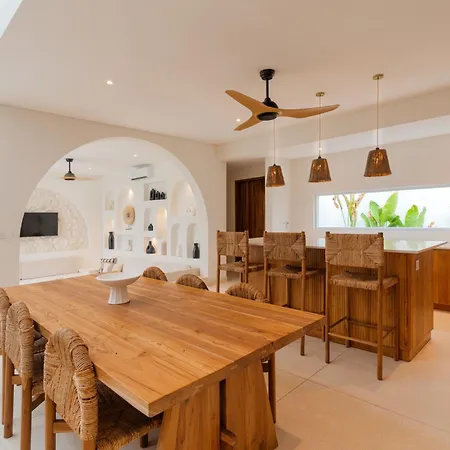 Villa Valli - 3Br Indoor Living - Sauna - Bingin-2