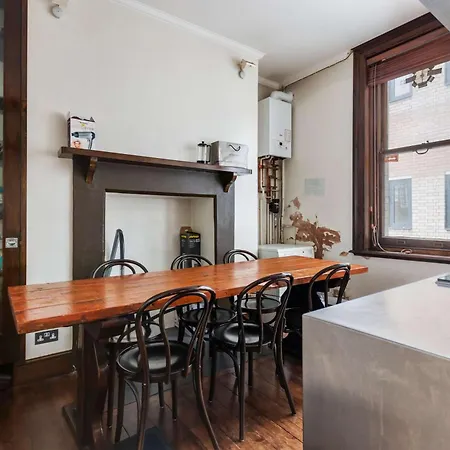 Spacious 1 Bed Holborn Apartment-3