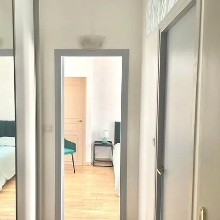 Gustave - Charming Eiffel Tower Appartement --2