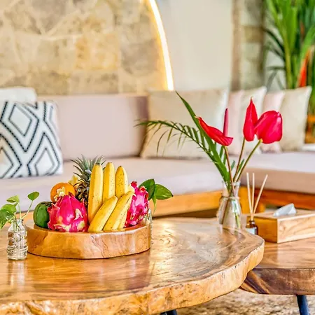 Villa Barcelona - Private 6 Bdr Brand New Villa In Seminyak, Best Location, Large Pool & Garden-2