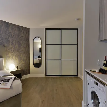 Fitzrovia Apartments By Dmontrio-2