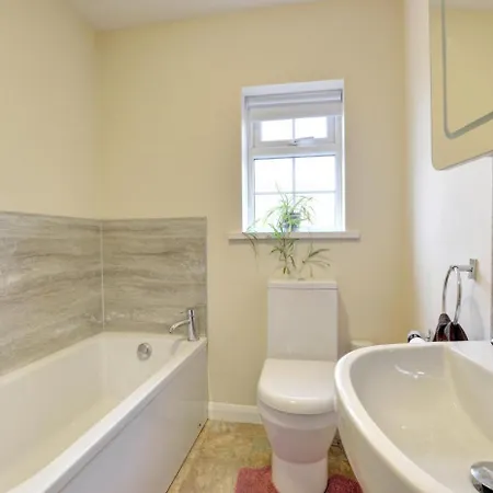 3 Bed In Whitby Oc-W018-3
