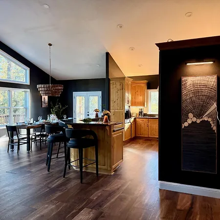 Elegant Blackwood Grove By Casa Oso-2