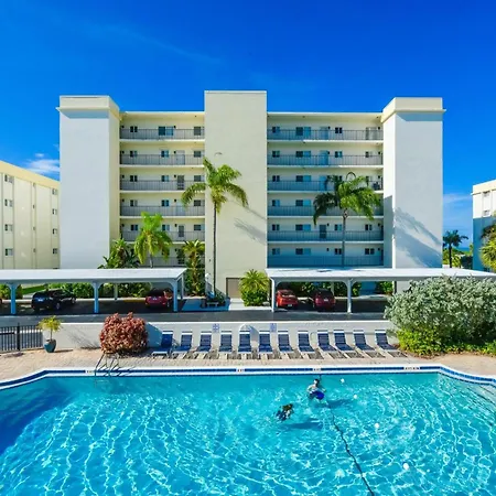 Crescent Royale Condominiums 311-3
