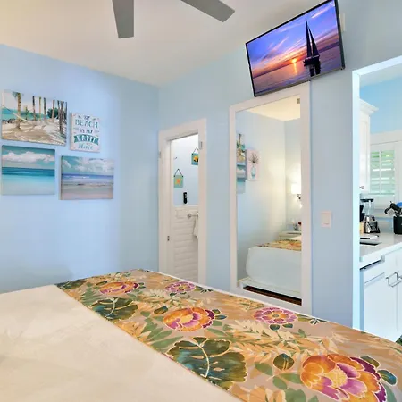 Center Court-Boutique Old Town Lodging-3