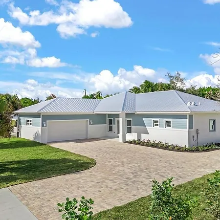 Diamond Sands Epic Mini Golf Guest House-3