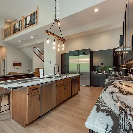 Edgewater Escape By Railey Vacations-2