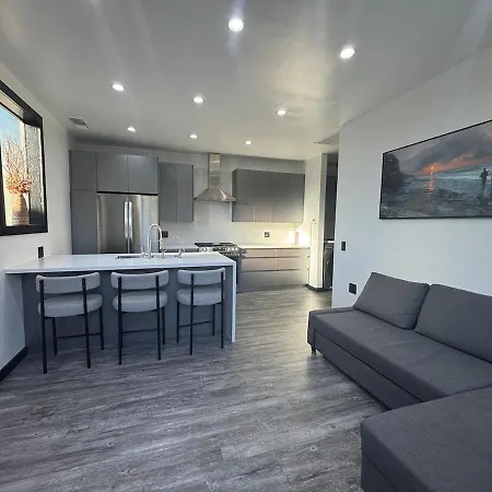 Burbank - Starlight Hills Private Luxury Guest House-3