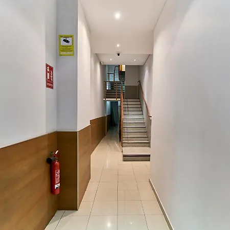 Liceu Apartments By Gaiarooms-3