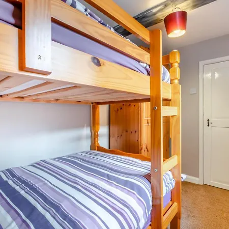 2 Bed In Whitby Oc-W037-2