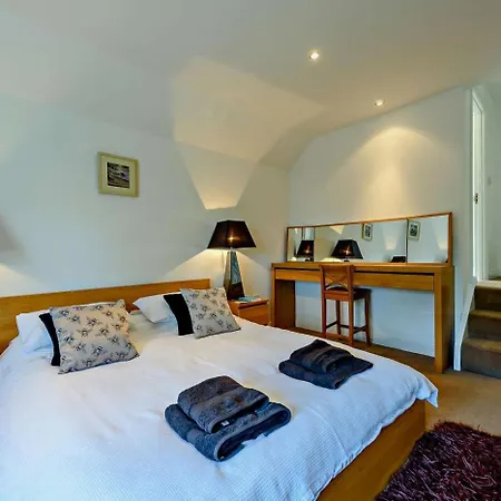 4 Bed In Tenby Oc-T27576-3