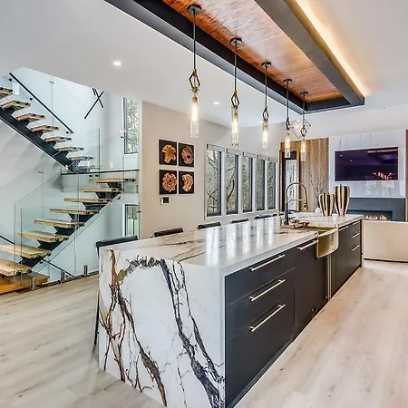 Serenity Estates 5Br Modern Retreat-3