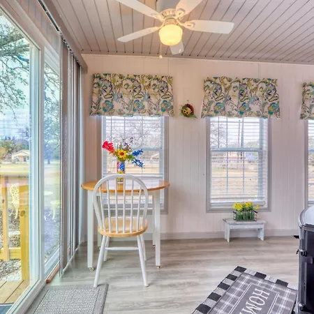Karas Cottage-2