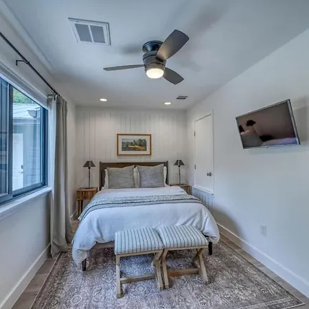 Luxury Riverfront Villa With Firepit & Gameroom!-3