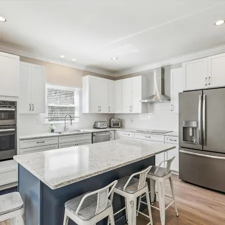 3 Laurel Lane-3
