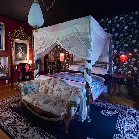 The Darling Mansion-3