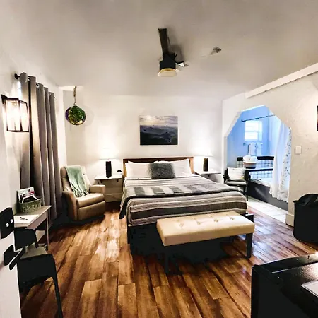 Eagle'S Landing Lodge-2