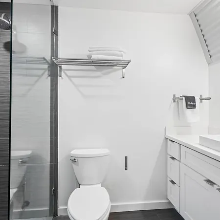 The Moon Quonset Hut Vacation Rental Heated & Chilled Pool-2