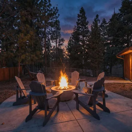Elk Lodge Hot Tub Game Room-3