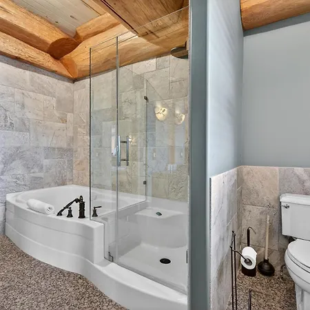 White Spirit Lodge, Artisan Log Masterpiece Chalet-2