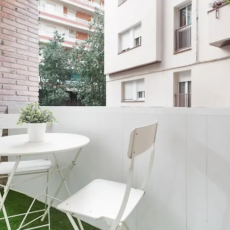 The White Flats Les Corts-3