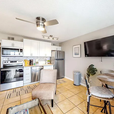 Plantation East 2205-2