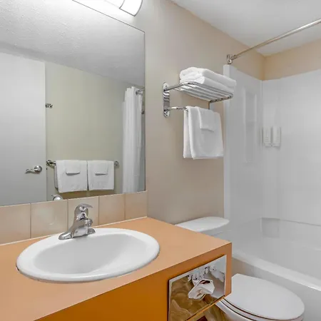 Econo Lodge Inn & Suites-2