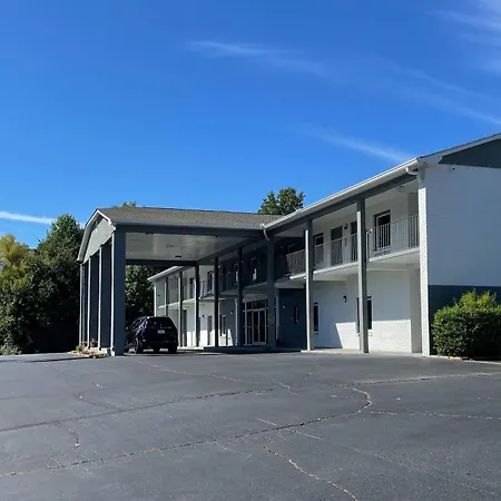 Econo Lodge Forest City-2