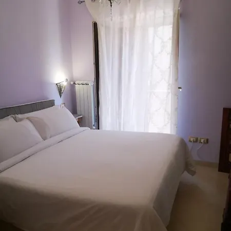 Donna Rosa - Main Avenue-2