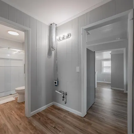 Immaculate Home With Putting Green And Private Pool! Pet Friendly 6 Bedroom- 4 Bath Duplex A&B-2