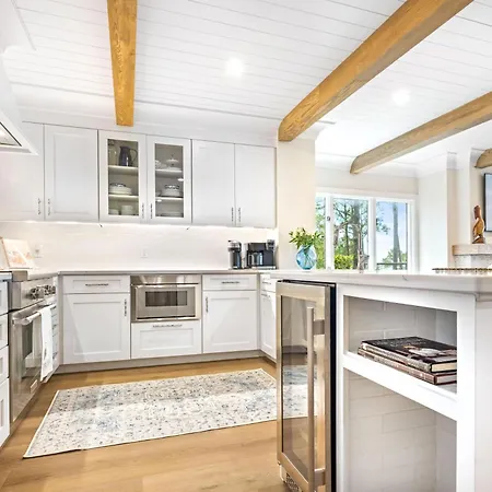 1832 Beachside Tennis Villas: Sea Pines-3