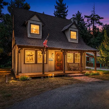 Little Bear Cottage - Walk To Bear Mountain, Fireplace, Deck-3