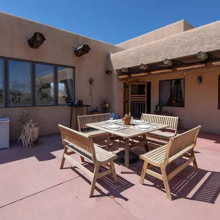 Desert Lily - Room 1 With Shared Pool Access-3