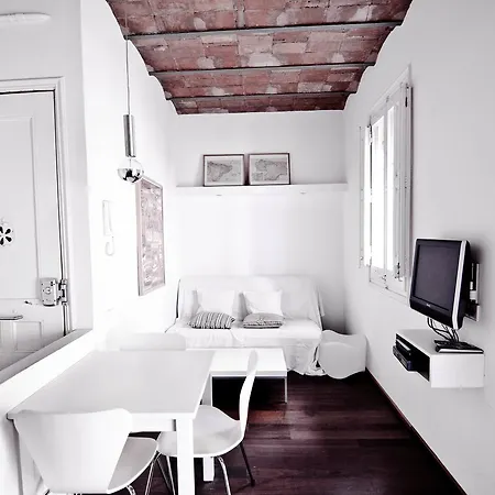 Barceloneta Suites Apartments Market-3