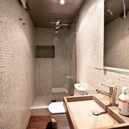 Barceloneta Suites Apartments Beach-3